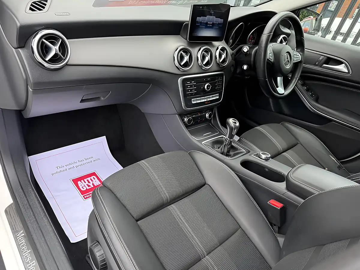 Used 2019 Mercedes-Benz Gla Urban Edition White - Interior and Exterior details 17