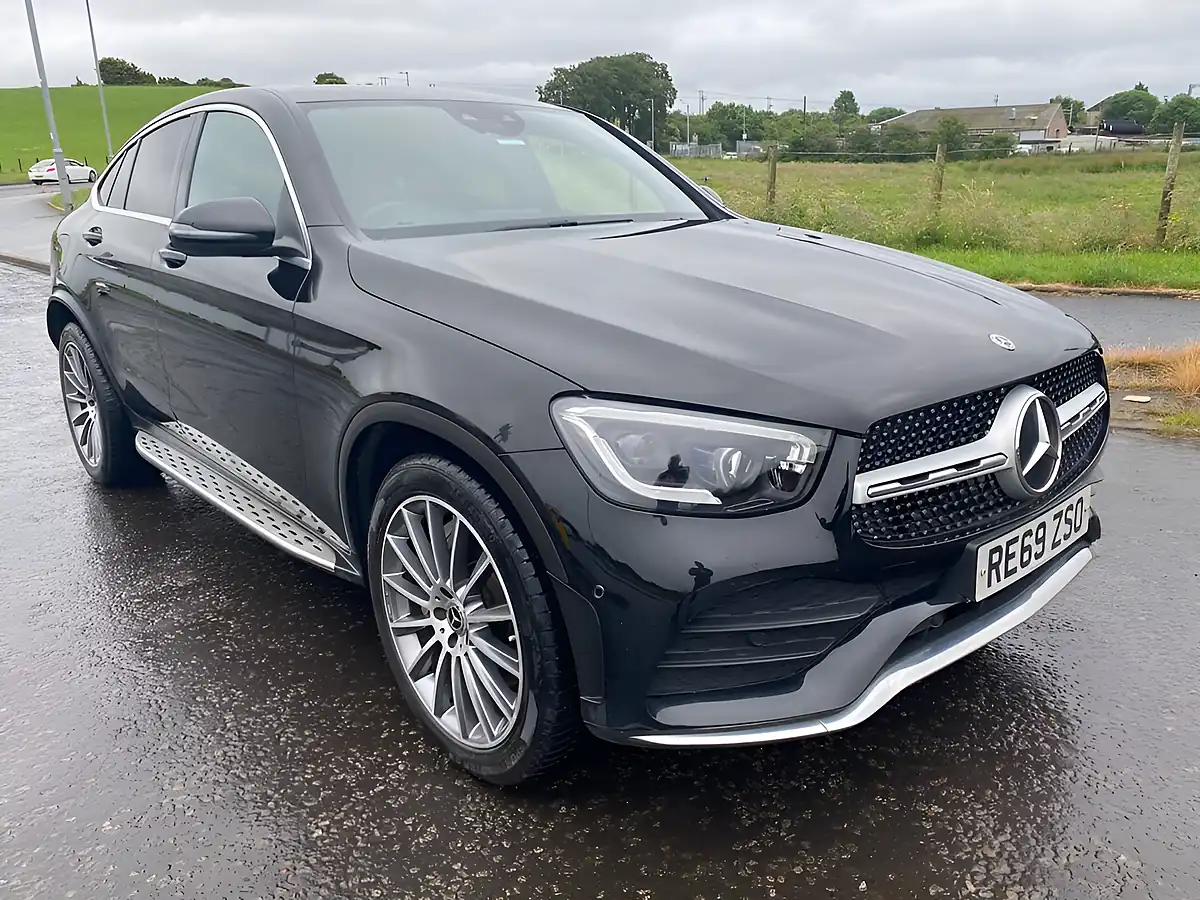 Used 2019 Mercedes-Benz Glc AMG Line Black - Front View