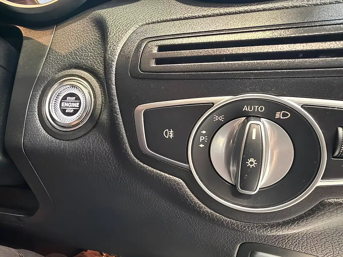 Used 2019 Mercedes-Benz Glc AMG Line (premium) Coupe White - Interior and Exterior details 17