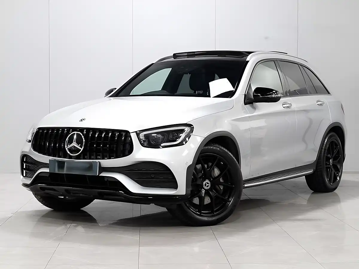 Used 2019 Mercedes-Benz Glc AMG Line Premium Plus Iridium Silver - Interior and Exterior details 3