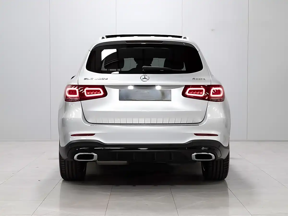 Used 2019 Mercedes-Benz Glc AMG Line Premium Plus Iridium Silver - Interior and Exterior details 6