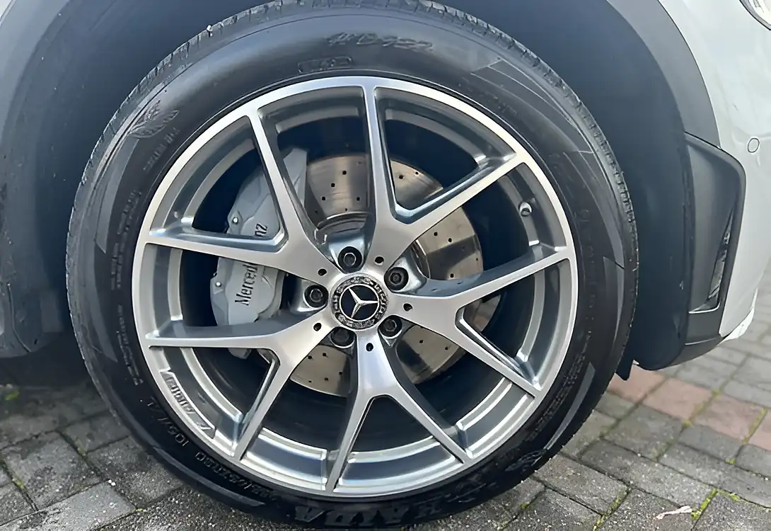 Used 2019 Mercedes-Benz Glc AMG Line Premium Plus Iridium Silver - Interior and Exterior details 11