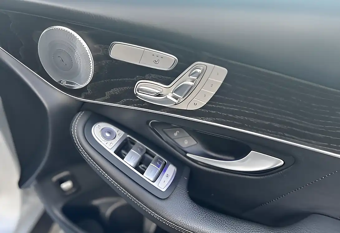 Used 2019 Mercedes-Benz Glc AMG Line Premium Plus Iridium Silver - Interior and Exterior details 14