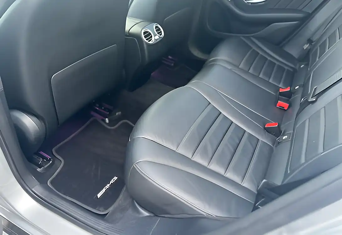 Used 2019 Mercedes-Benz Glc AMG Line Premium Plus Iridium Silver - Interior and Exterior details 17