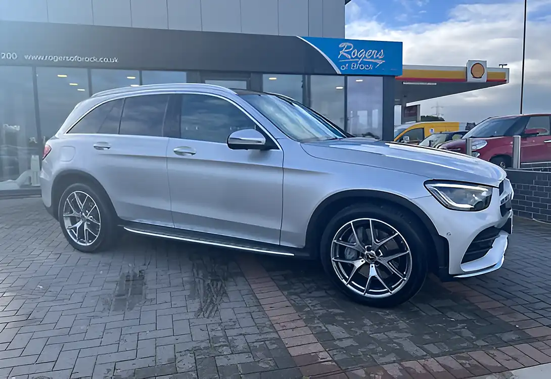 Used 2019 Mercedes-Benz Glc AMG Line Premium Plus Iridium Silver - Interior and Exterior details 8