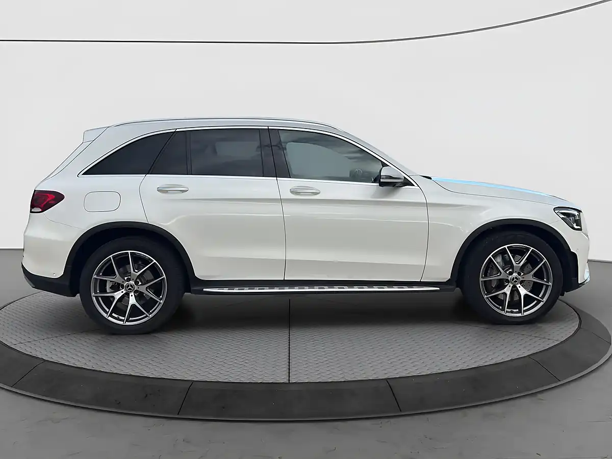 Used 2019 Mercedes-Benz Glc AMG Line Premium Plus White - Interior and Exterior details 11