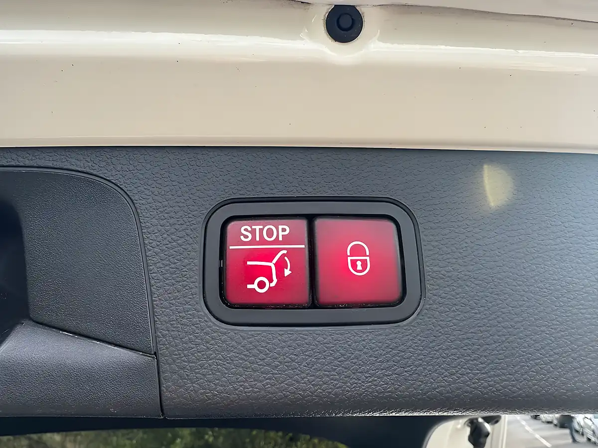 Used 2019 Mercedes-Benz Glc AMG Line Premium Plus White - Interior and Exterior details 12