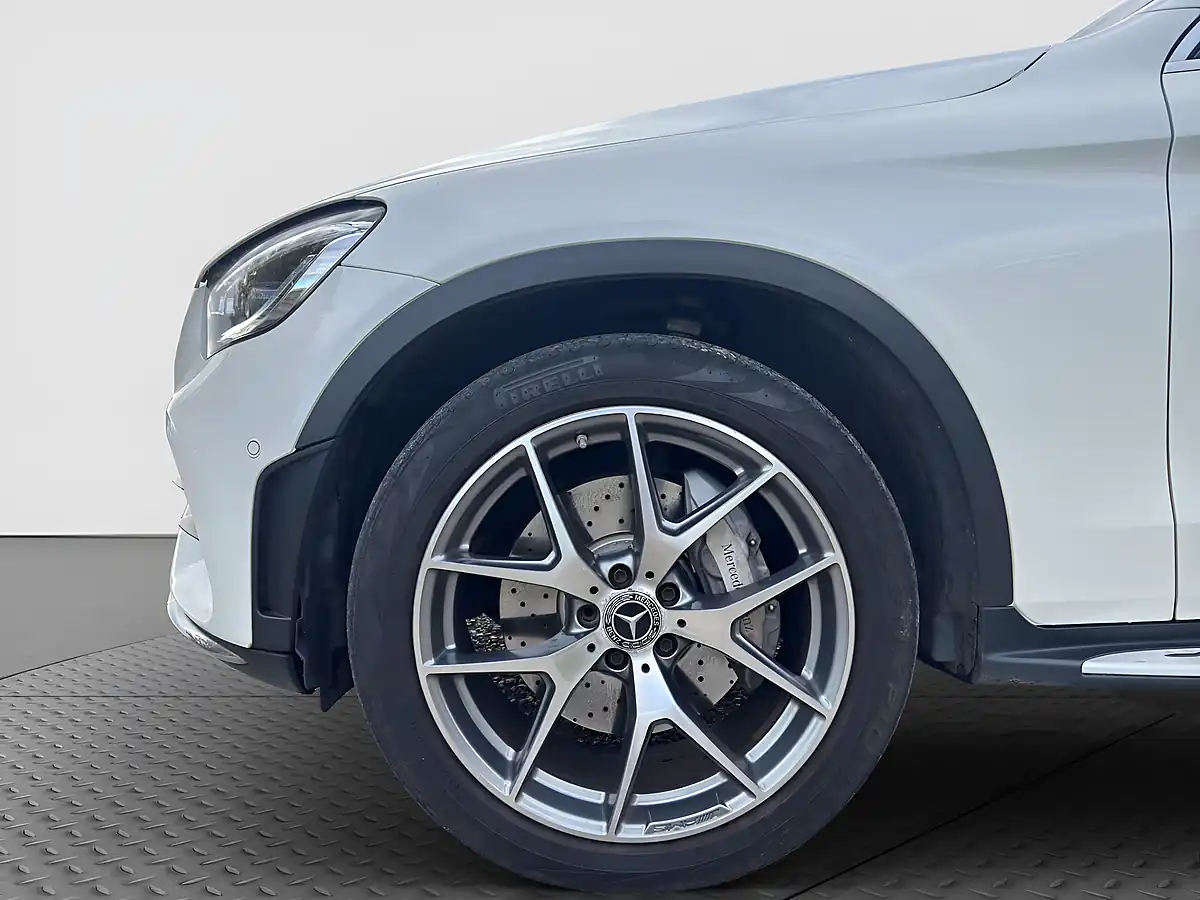 Used 2019 Mercedes-Benz Glc AMG Line Premium Plus White - Interior and Exterior details 13