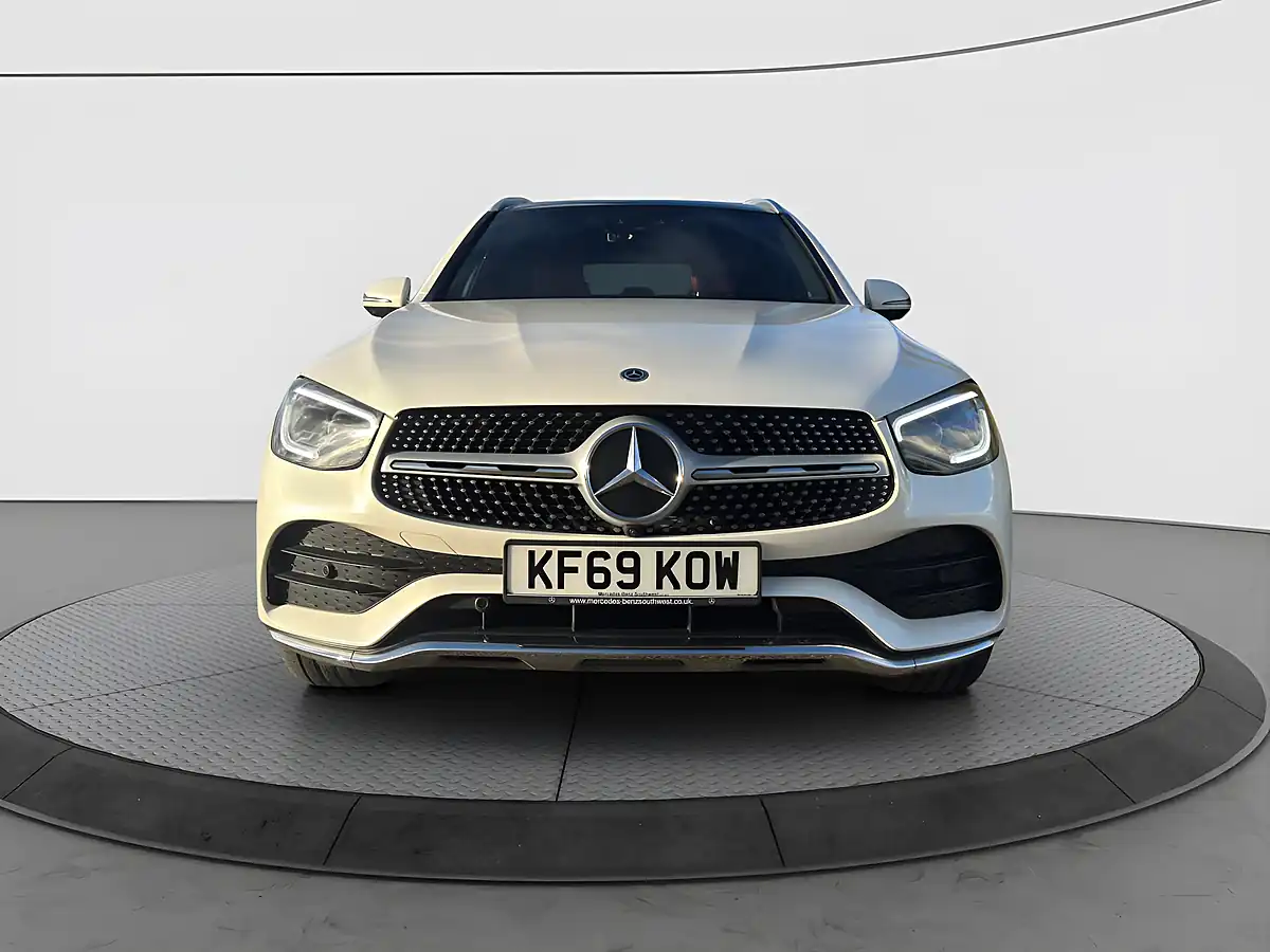 Used 2019 Mercedes-Benz Glc AMG Line Premium Plus White - Interior and Exterior details 4