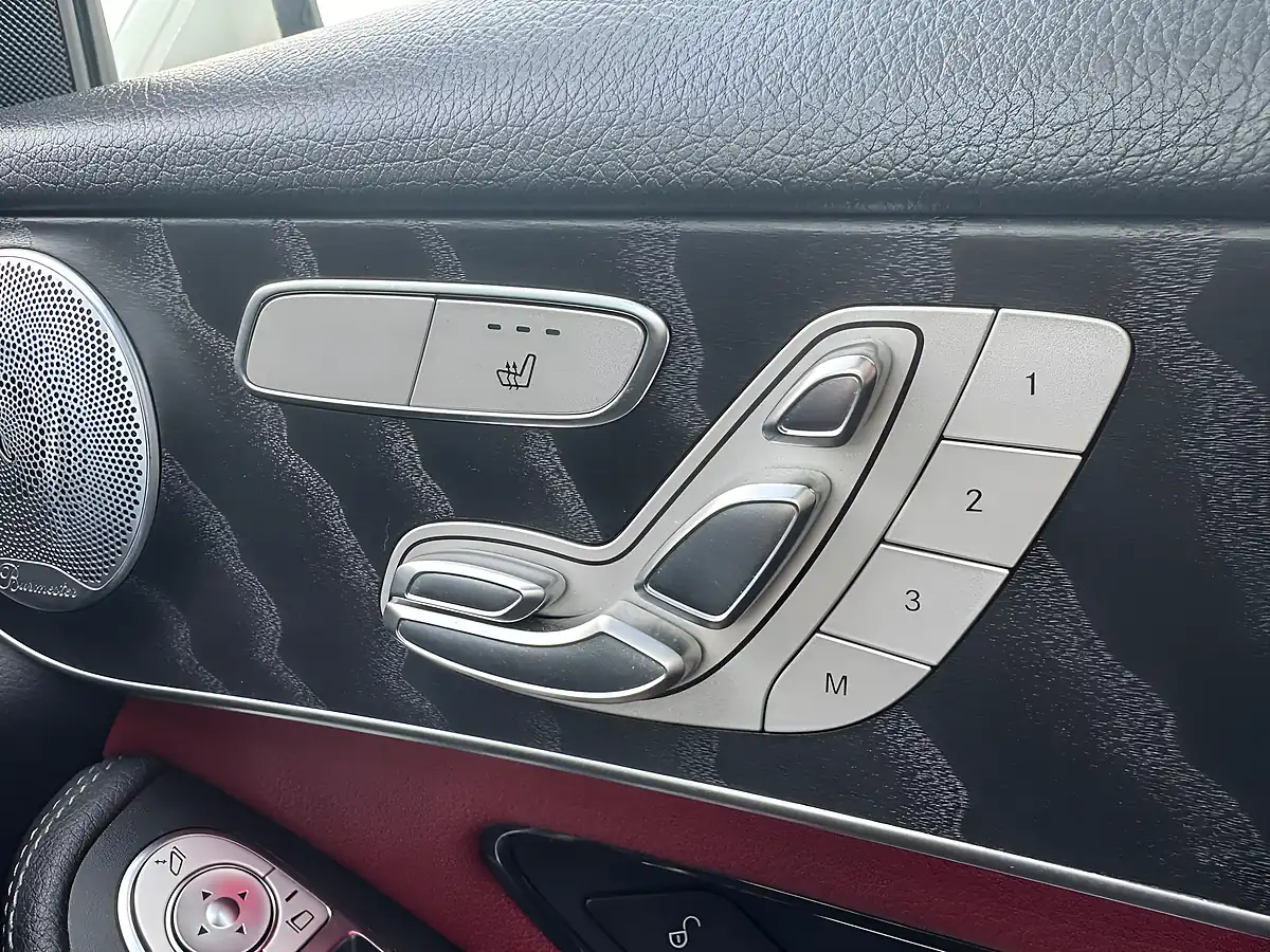 Used 2019 Mercedes-Benz Glc AMG Line Premium Plus White - Interior and Exterior details 7