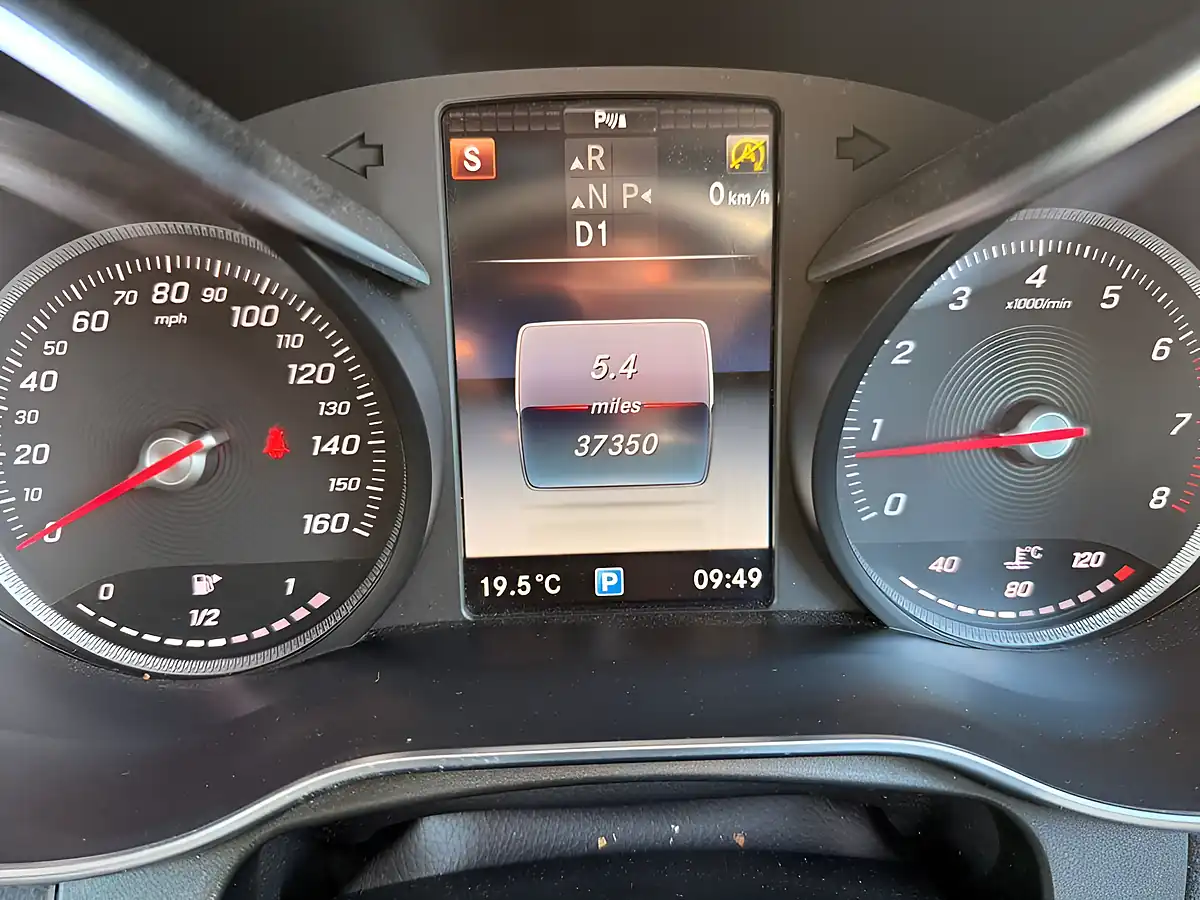 Used 2019 Mercedes-Benz Glc AMG Line (premium) Red - Interior and Exterior details 10