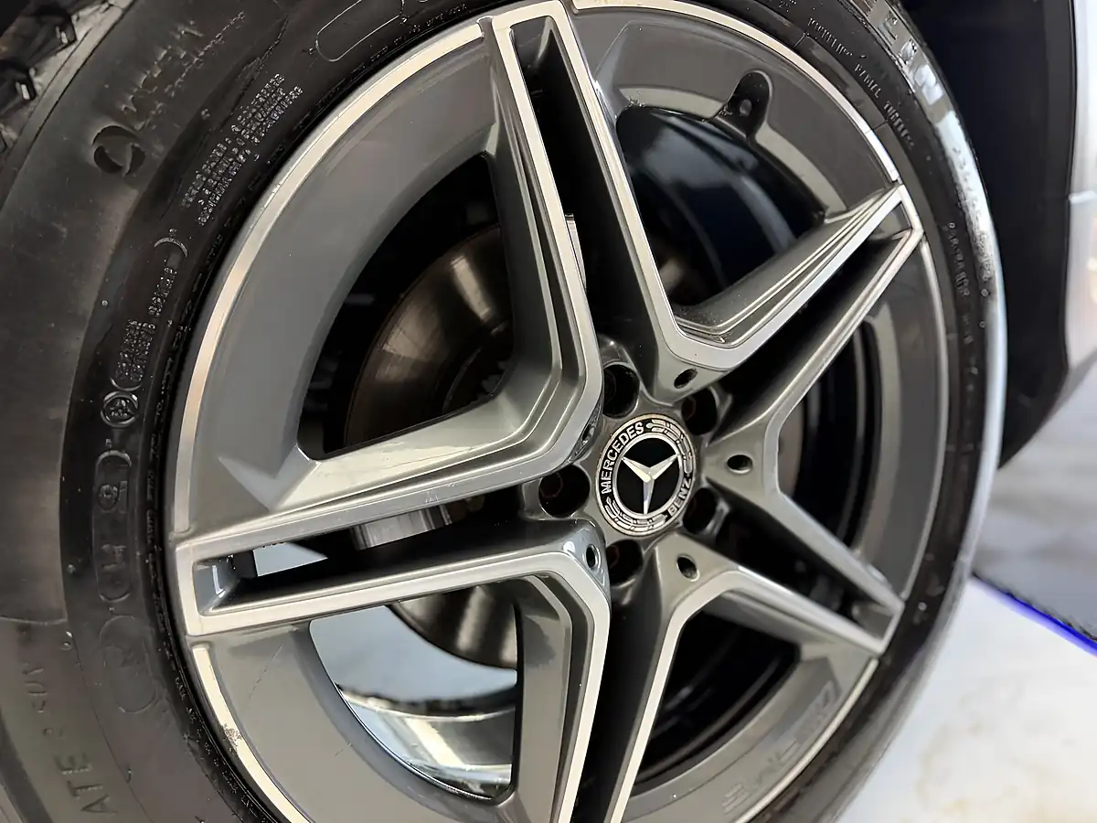 Used 2019 Mercedes-Benz Glc AMG Line White - Interior and Exterior details 9