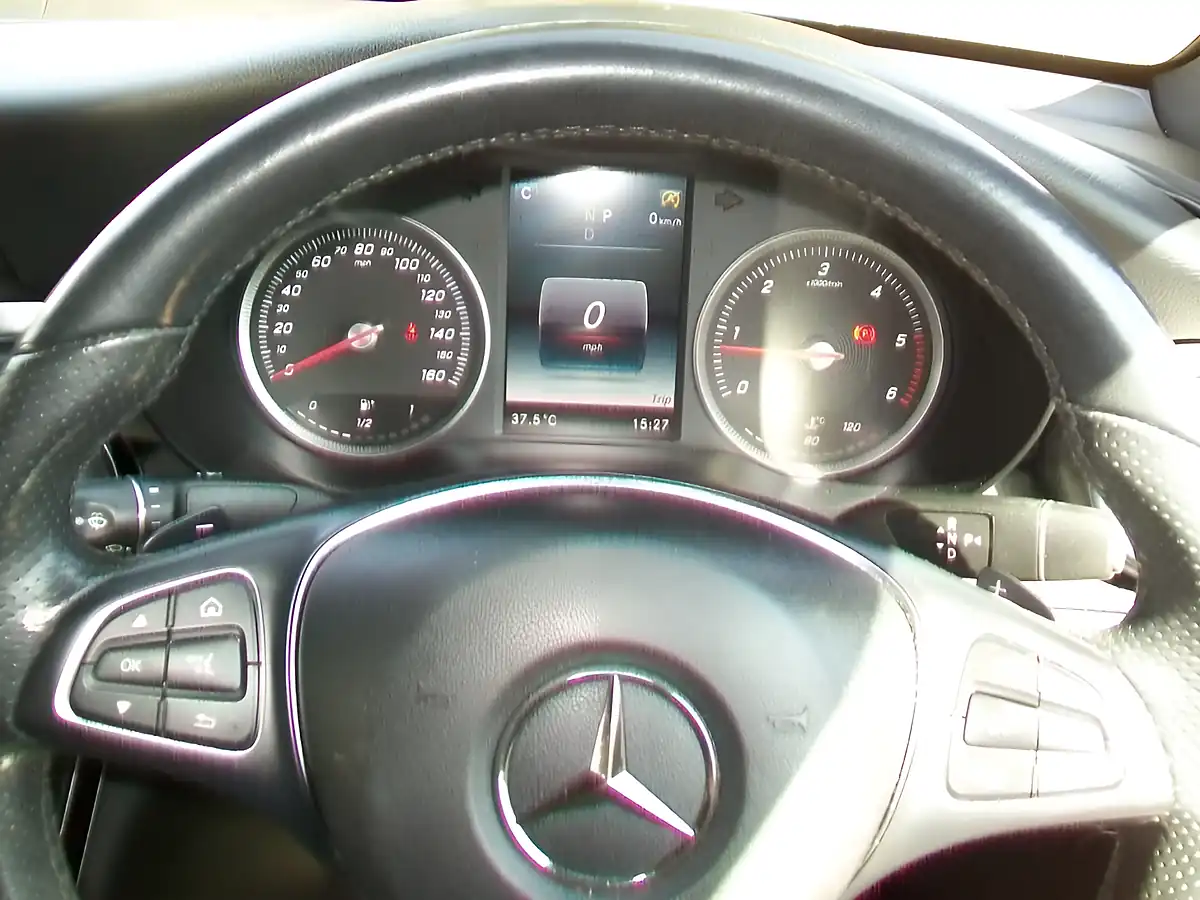 Used 2019 Mercedes-Benz Glc-Class Sport Premium Blue - Interior and Exterior details 11