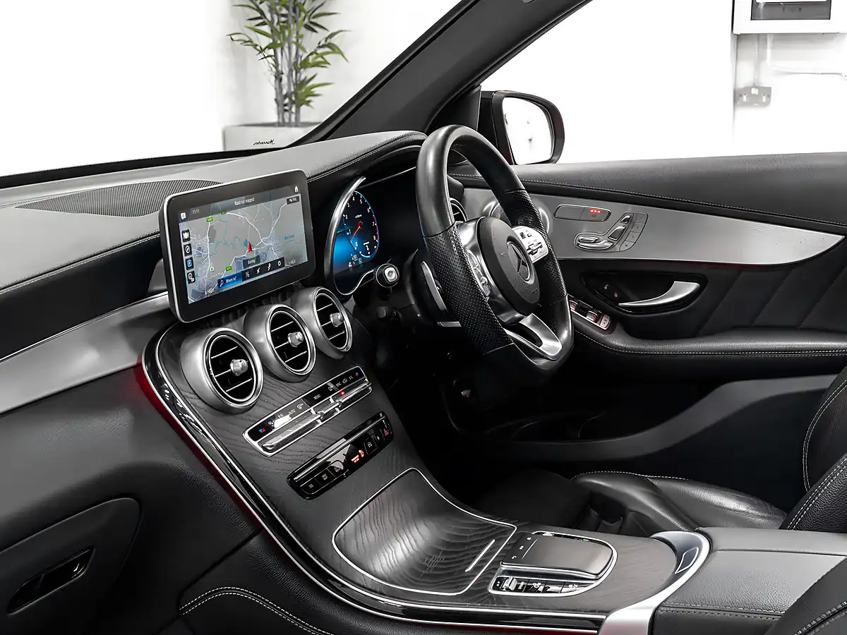 Used 2019 Mercedes-Benz Glc Premium Plus Hyacinth Red - Interior and Exterior details 14