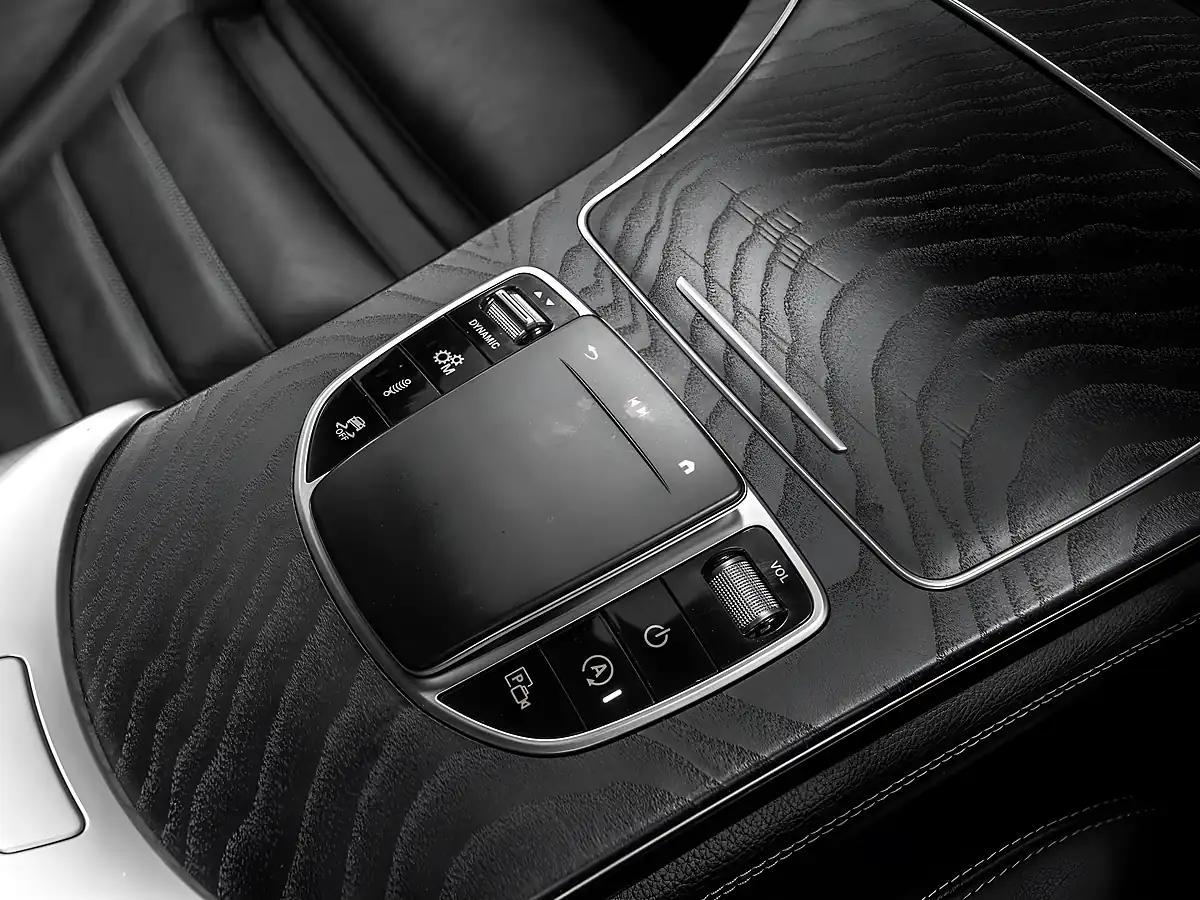 Used 2019 Mercedes-Benz Glc Premium Plus Hyacinth Red - Interior and Exterior details 15