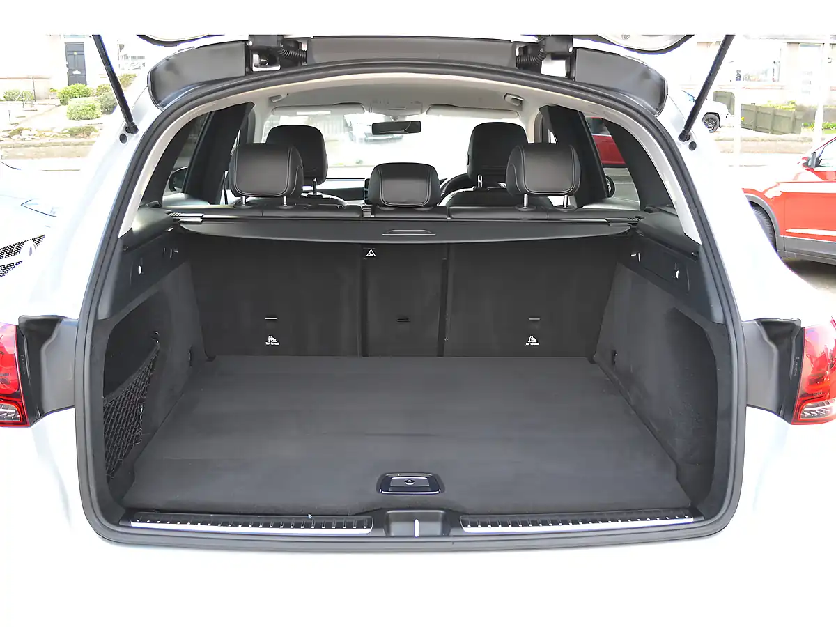 Used 2019 Mercedes-Benz Glc Sport Iridium Silver - Interior and Exterior details 19