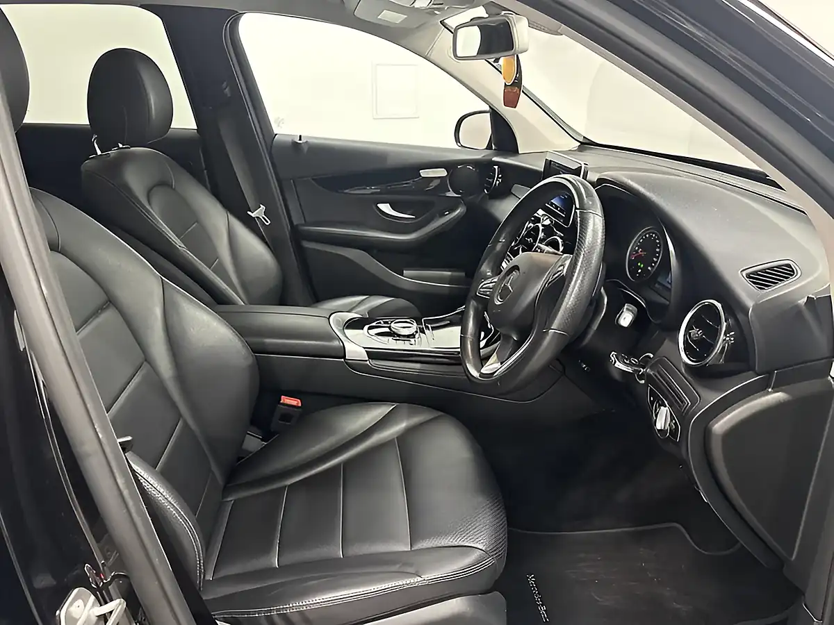 Used 2019 Mercedes-Benz Glc Urban Edition Black - Interior and Exterior details 10