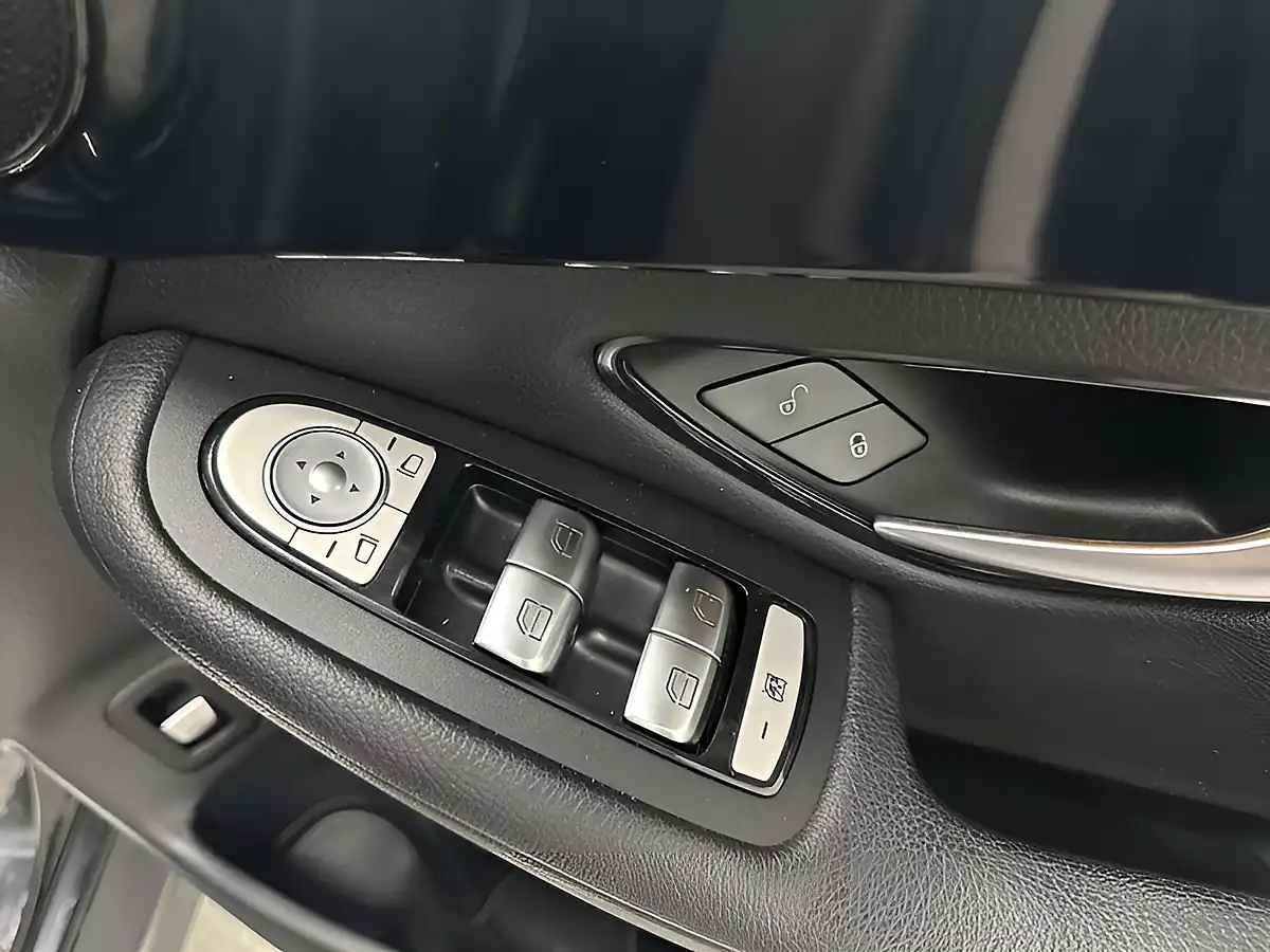 Used 2019 Mercedes-Benz Glc Urban Edition Black - Interior and Exterior details 14