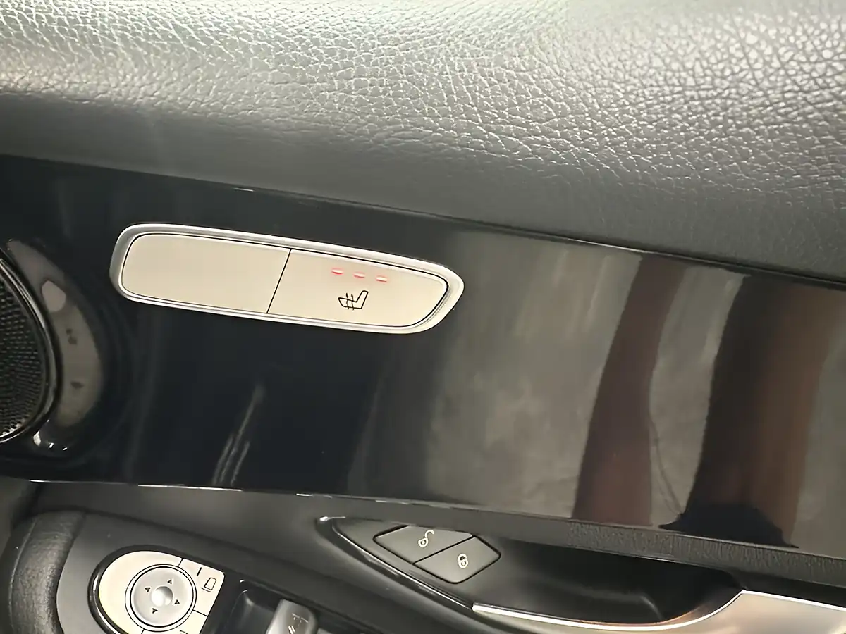 Used 2019 Mercedes-Benz Glc Urban Edition Black - Interior and Exterior details 15
