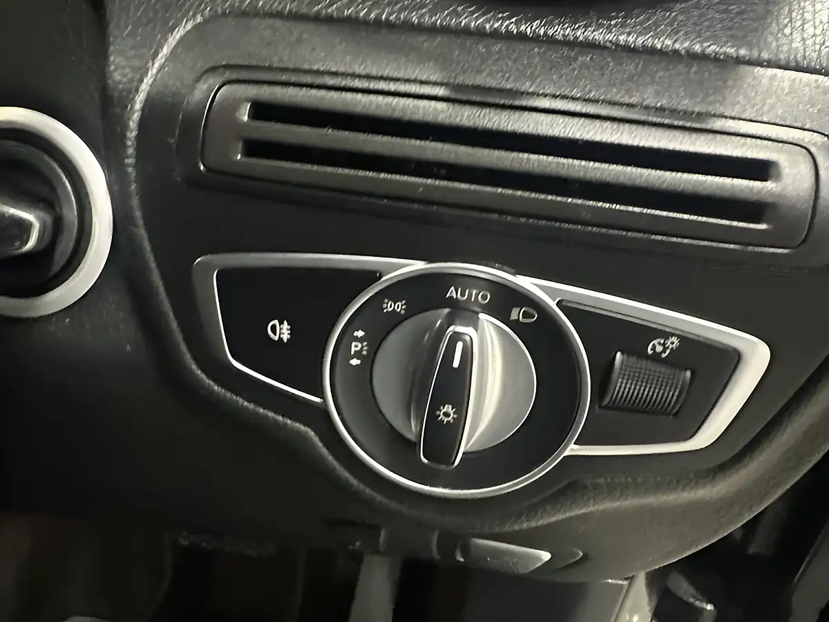 Used 2019 Mercedes-Benz Glc Urban Edition Black - Interior and Exterior details 18