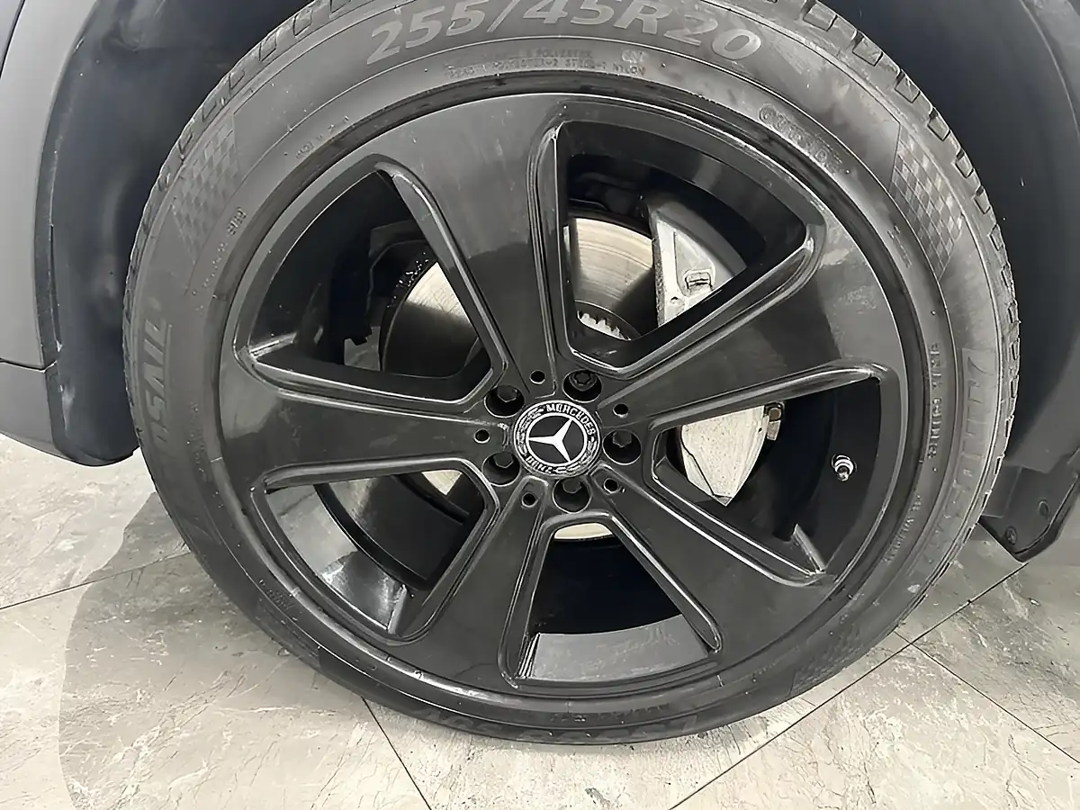 Used 2019 Mercedes-Benz Glc Urban Edition Black - Interior and Exterior details 7