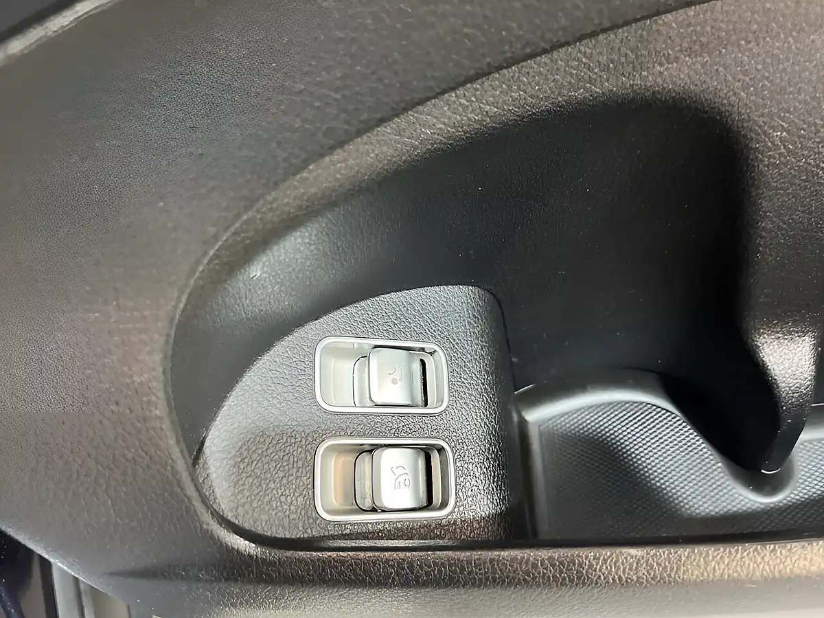 Used 2019 Mercedes-Benz Gle AMG Line Blue - Interior and Exterior details 14