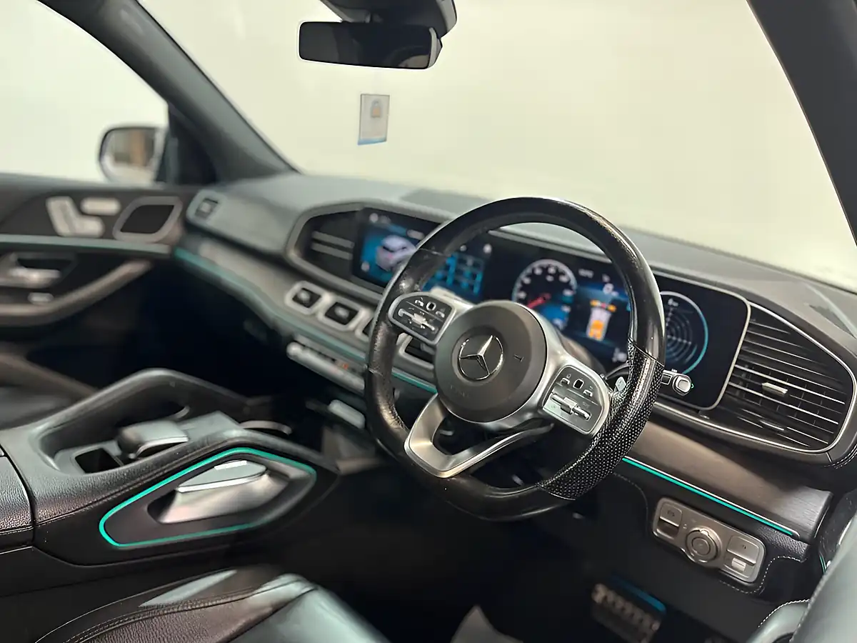 Used 2019 Mercedes-Benz Gle AMG Line Blue - Interior and Exterior details 16