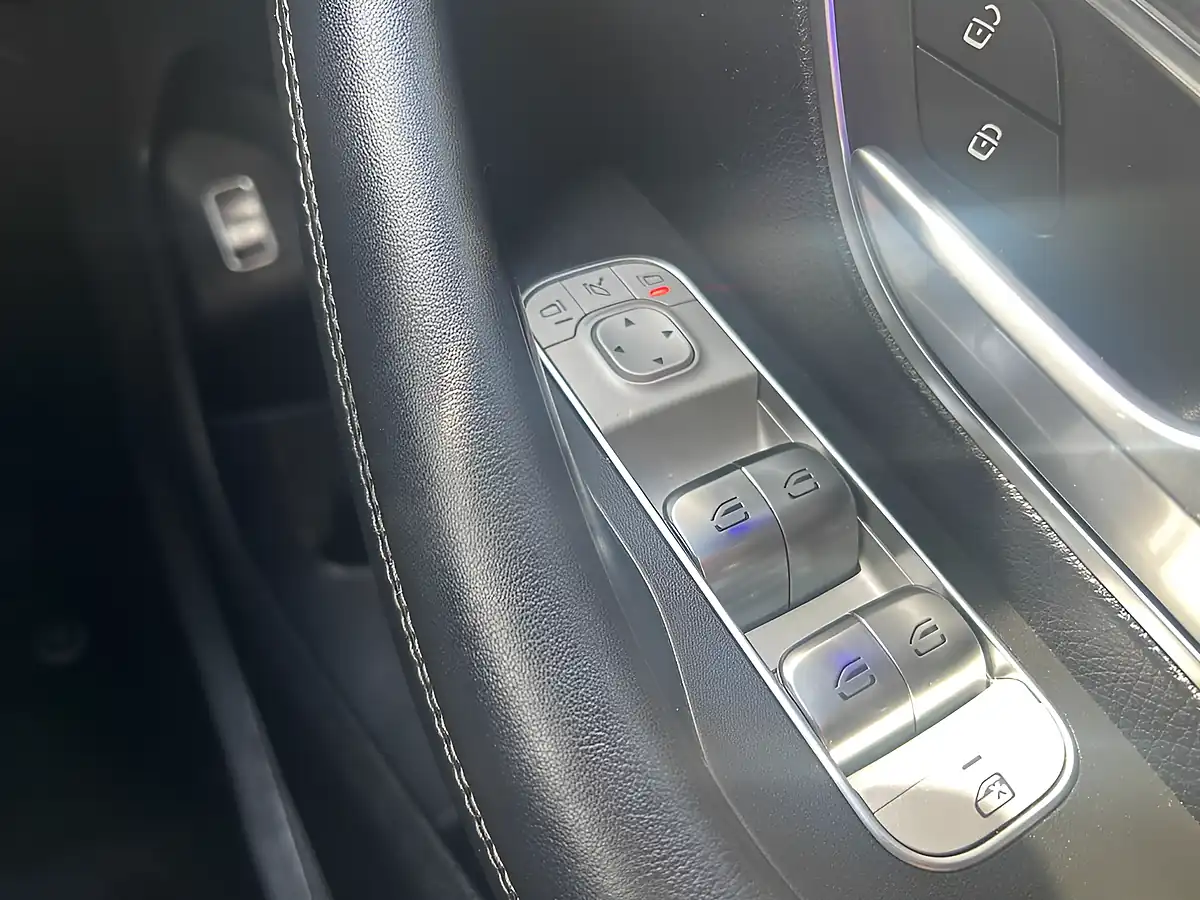 Used 2019 Mercedes-Benz Gle AMG Line (premium) Black - Interior and Exterior details 11