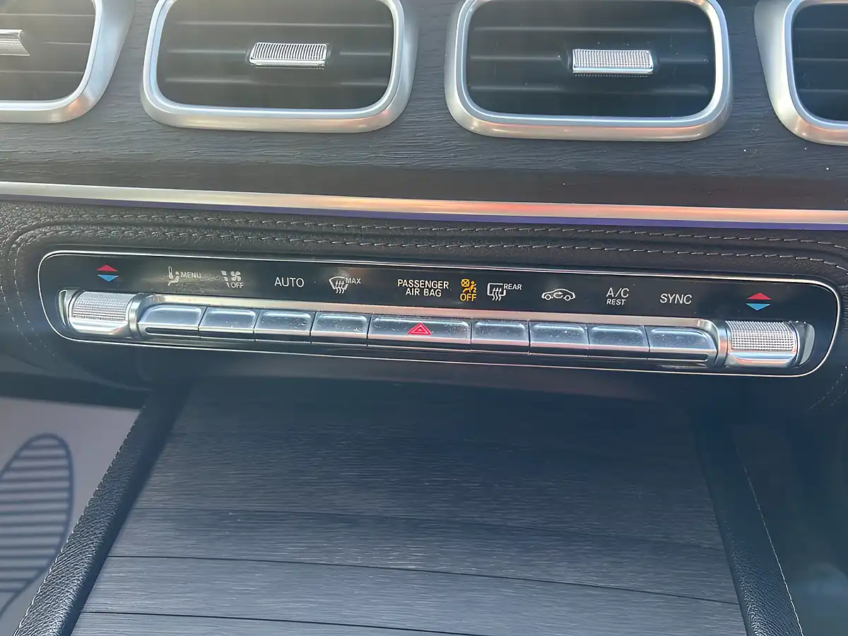 Used 2019 Mercedes-Benz Gle AMG Line (premium) Black - Interior and Exterior details 9