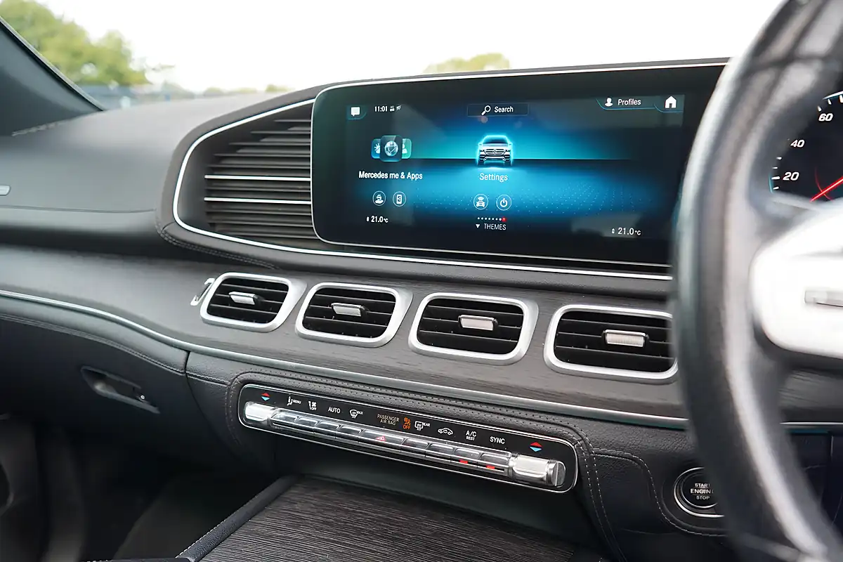 Used 2019 Mercedes-Benz Gle AMG Line Premium Plus Black - Interior and Exterior details 15