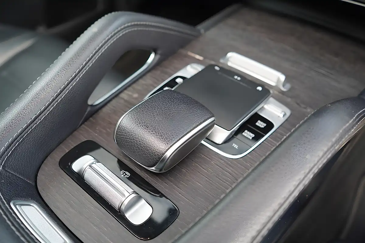 Used 2019 Mercedes-Benz Gle AMG Line Premium Plus Black - Interior and Exterior details 16