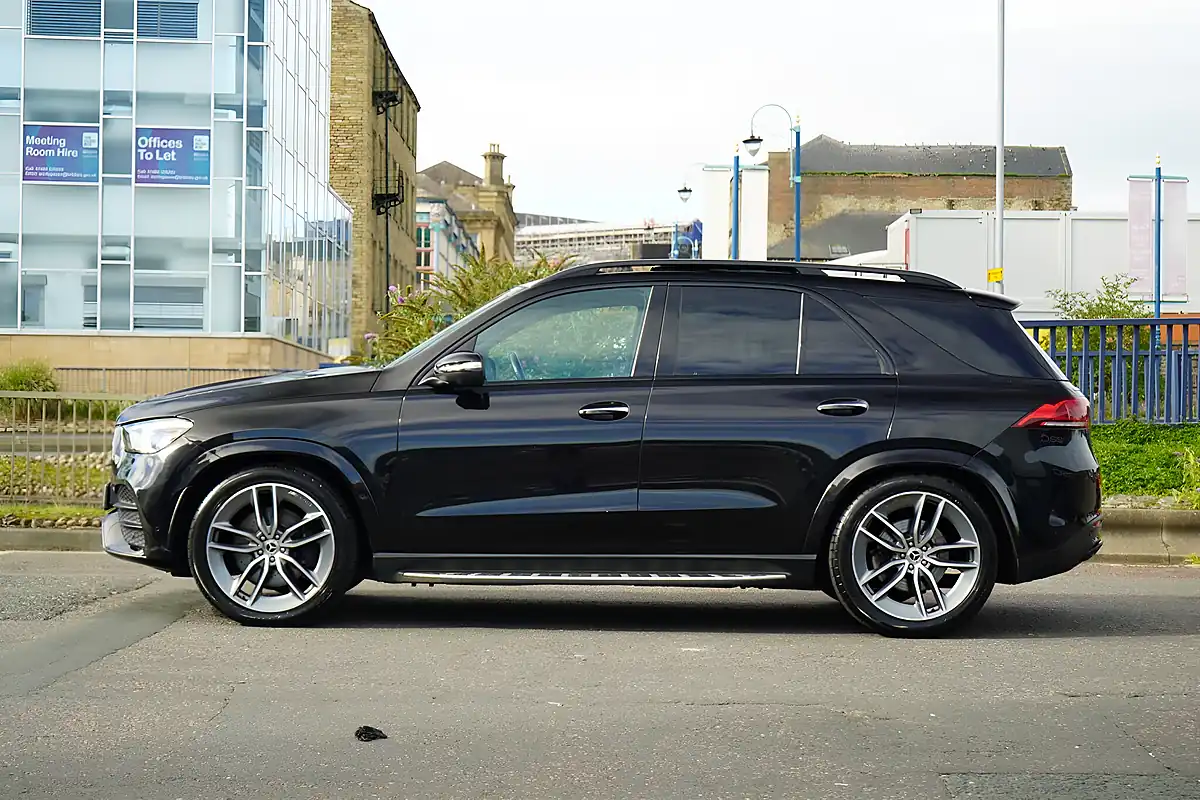 Used 2019 Mercedes-Benz Gle AMG Line Premium Plus Black - Interior and Exterior details 9