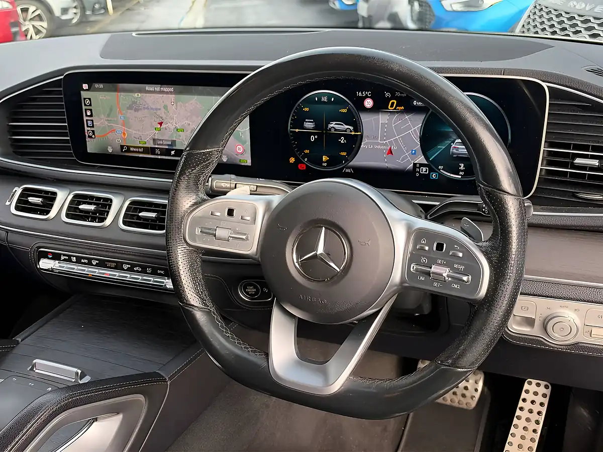 Used 2019 Mercedes-Benz Gle AMG Line White - Interior and Exterior details 11