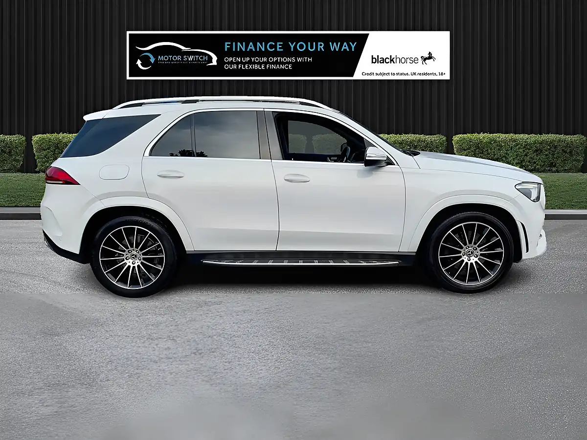 Used 2019 Mercedes-Benz Gle AMG Line White - Interior and Exterior details 4