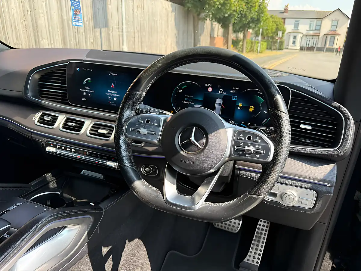 Used 2019 Mercedes-Benz Gle-Class AMG Line Premium Black - Interior and Exterior details 11