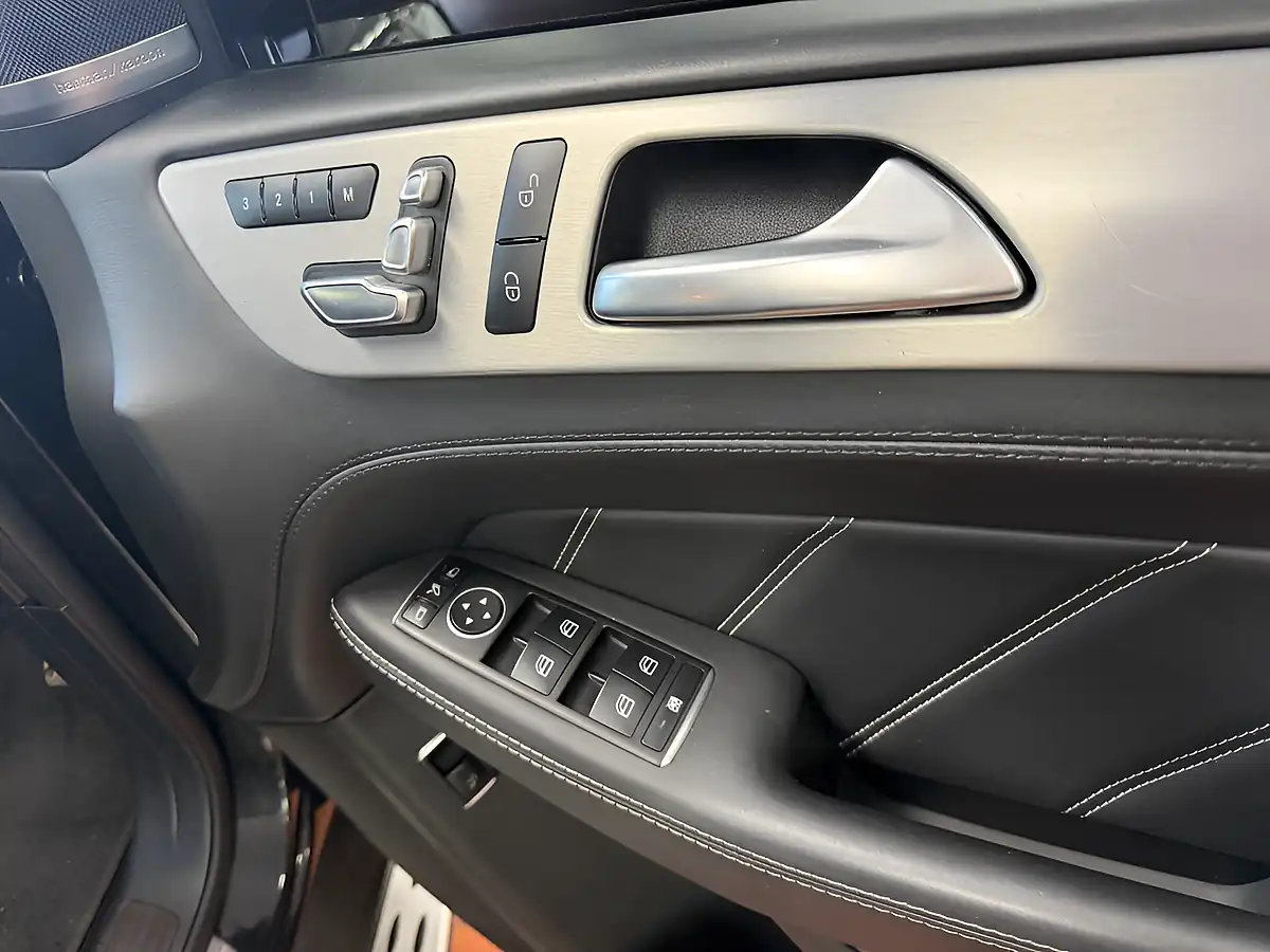 Used 2019 Mercedes-Benz Gle-Class Night Edition Black - Interior and Exterior details 13