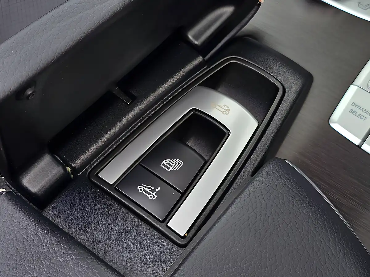 Used 2019 Mercedes-Benz Sl AMG Line (premium) Diamond White Tricoat - Interior and Exterior details 12