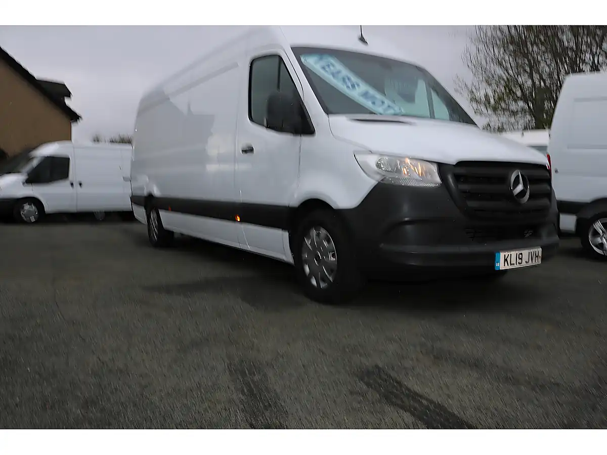 Used 2019 Mercedes-Benz Sprinter 314 Lwb White - Interior and Exterior details 12