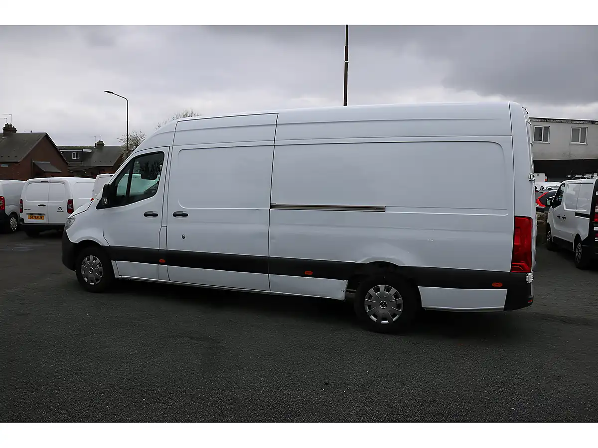 Used 2019 Mercedes-Benz Sprinter 314 Lwb White - Interior and Exterior details 5