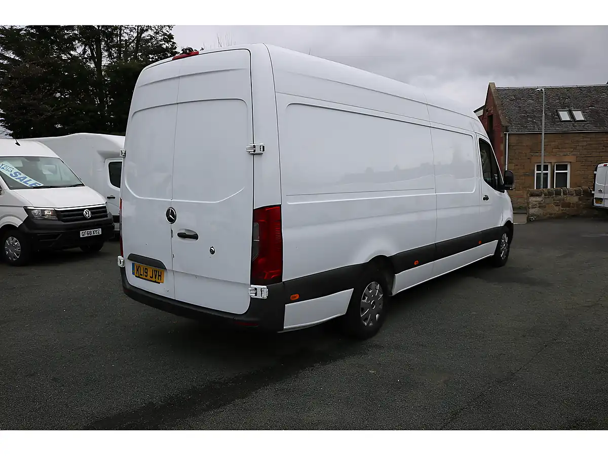 Used 2019 Mercedes-Benz Sprinter 314 Lwb White - Interior and Exterior details 9