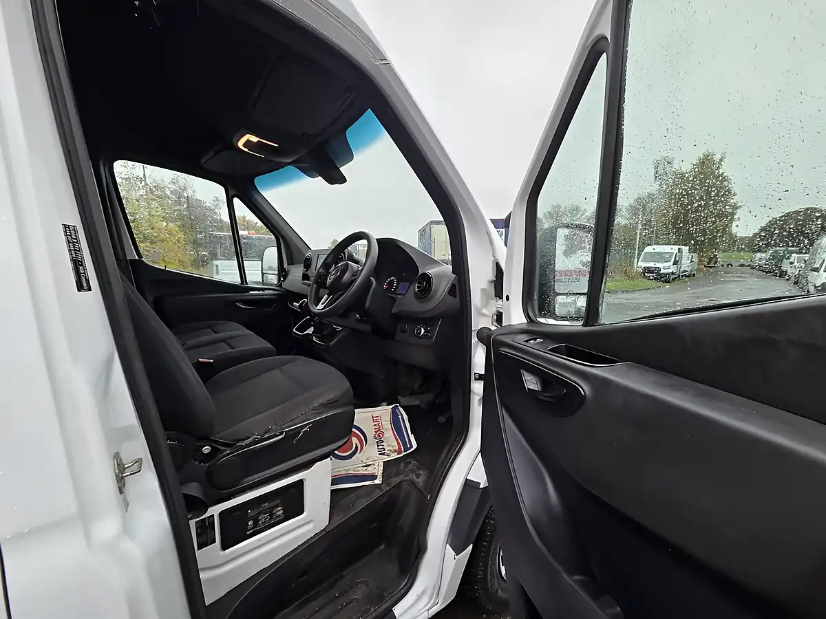 Used 2019 Mercedes-Benz Sprinter 314 RWD 35t White - Interior and Exterior details 11