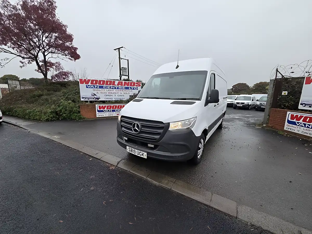 Used 2019 Mercedes-Benz Sprinter 314 RWD 35t White - Interior and Exterior details 4