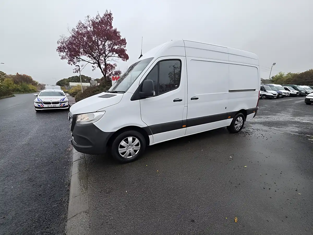 Used 2019 Mercedes-Benz Sprinter 314 RWD 35t White - Interior and Exterior details 5