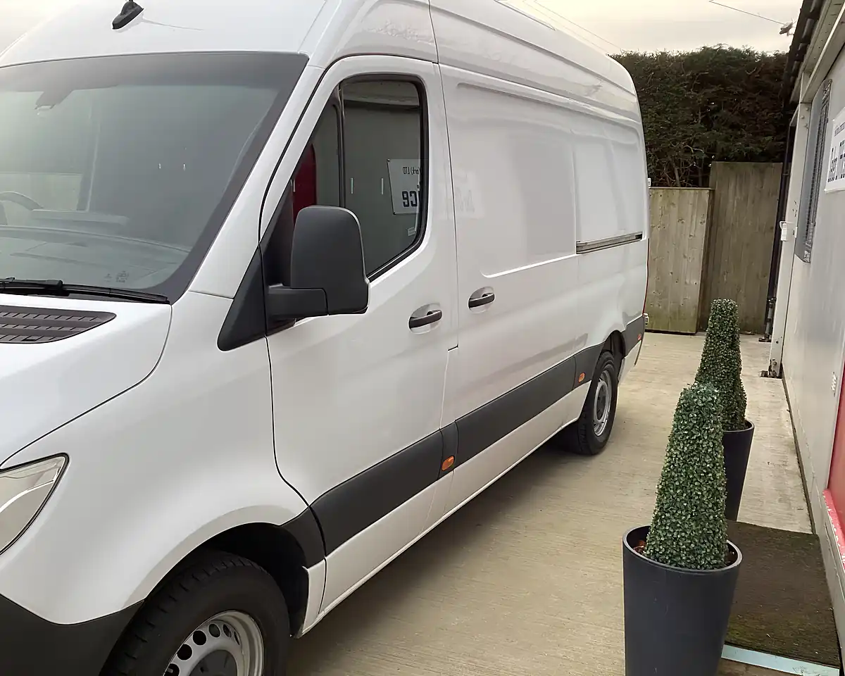 Used 2019 Mercedes-Benz Sprinter 316 Mwb White - Interior and Exterior details 15
