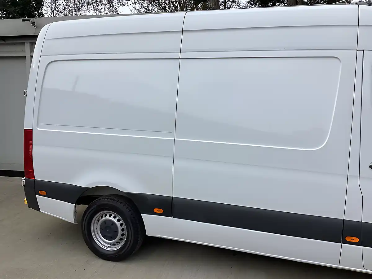 Used 2019 Mercedes-Benz Sprinter 316 Mwb White - Interior and Exterior details 8