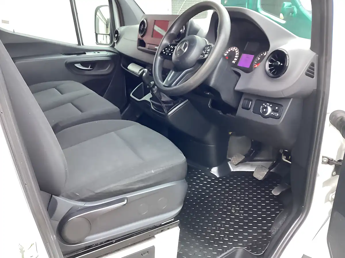 Used 2019 Mercedes-Benz Sprinter 316 Mwb White - Interior and Exterior details 13