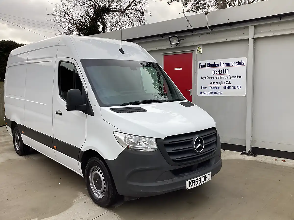 Used 2019 Mercedes-Benz Sprinter 316 Mwb White - Interior and Exterior details 3