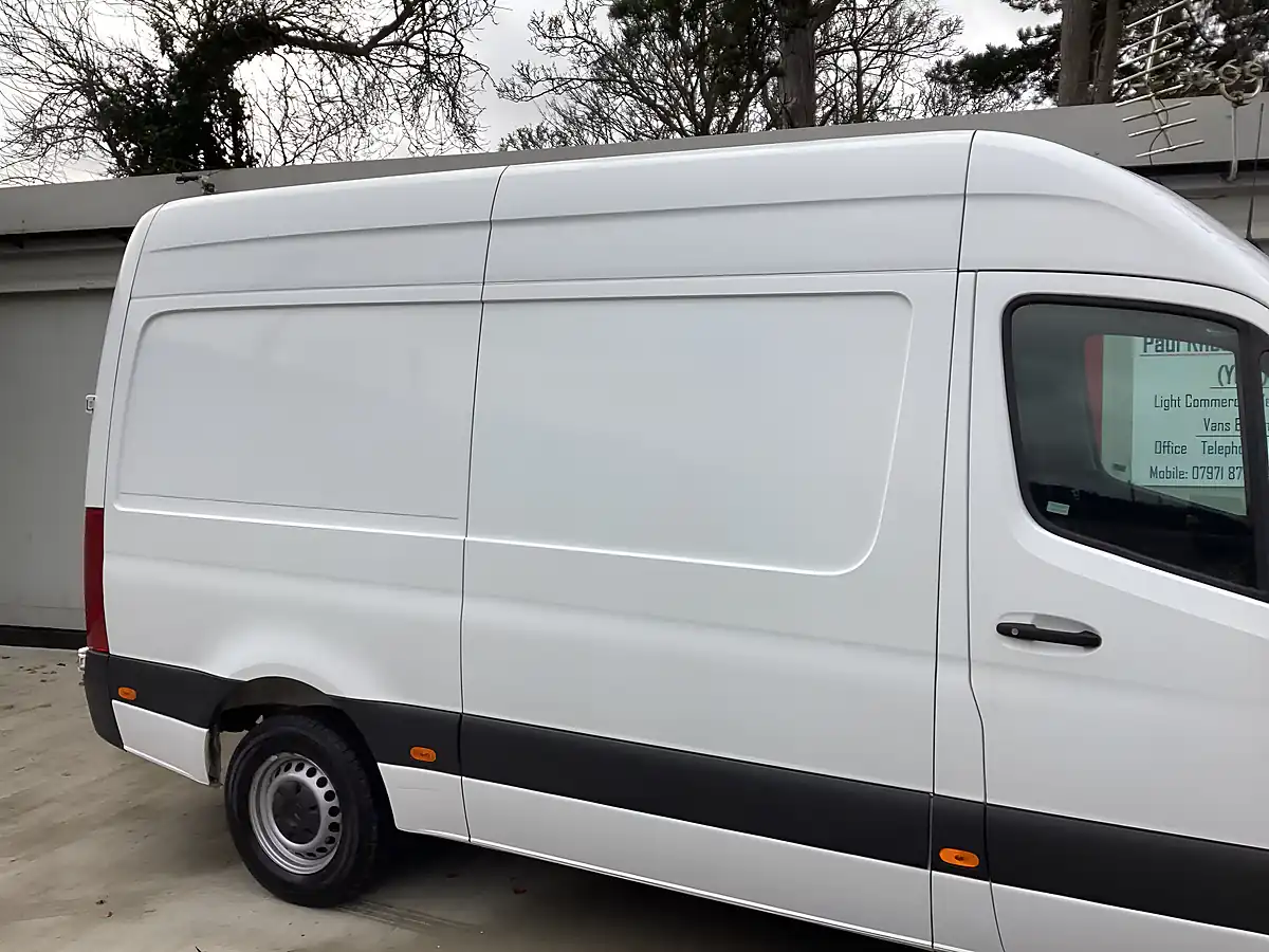 Used 2019 Mercedes-Benz Sprinter 316 Mwb White - Interior and Exterior details 9