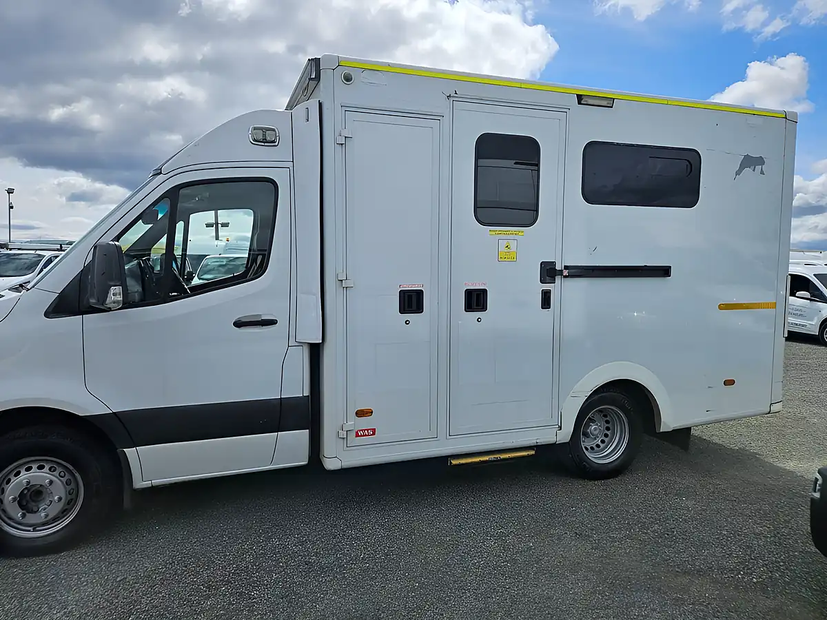 Used 2019 Mercedes-Benz Sprinter Ambulance White - Interior and Exterior details 5