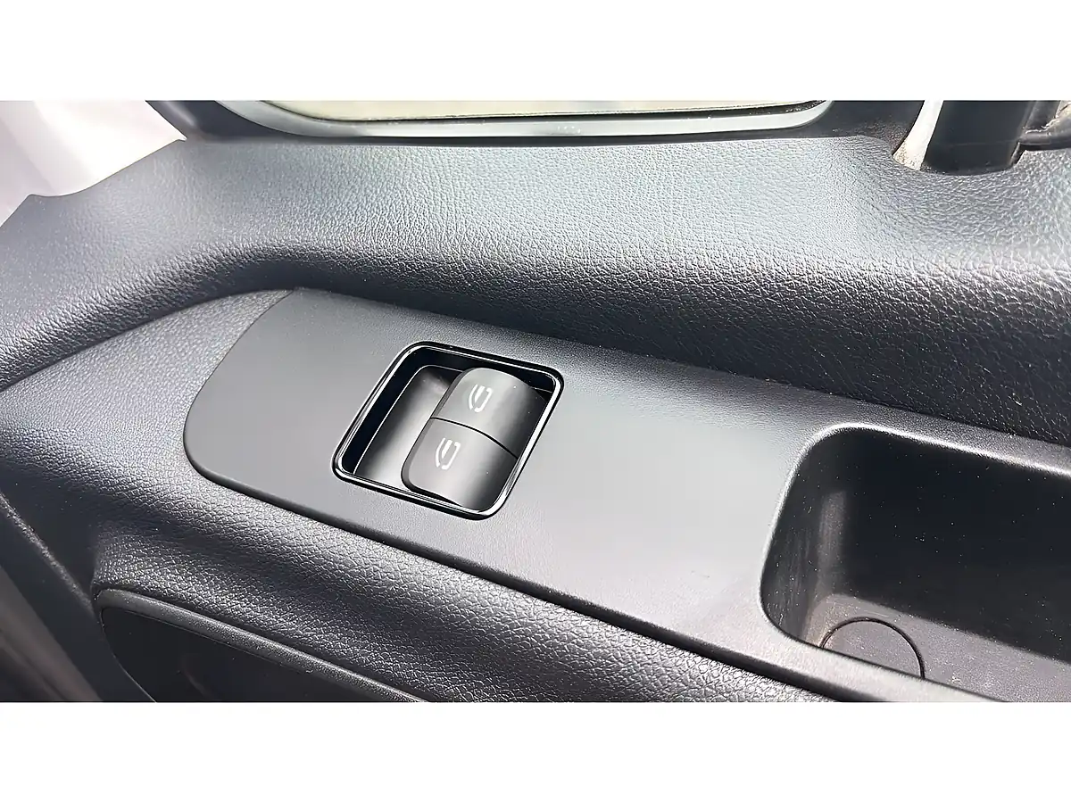 Used 2019 Mercedes-Benz Sprinter L2 White - Interior and Exterior details 17